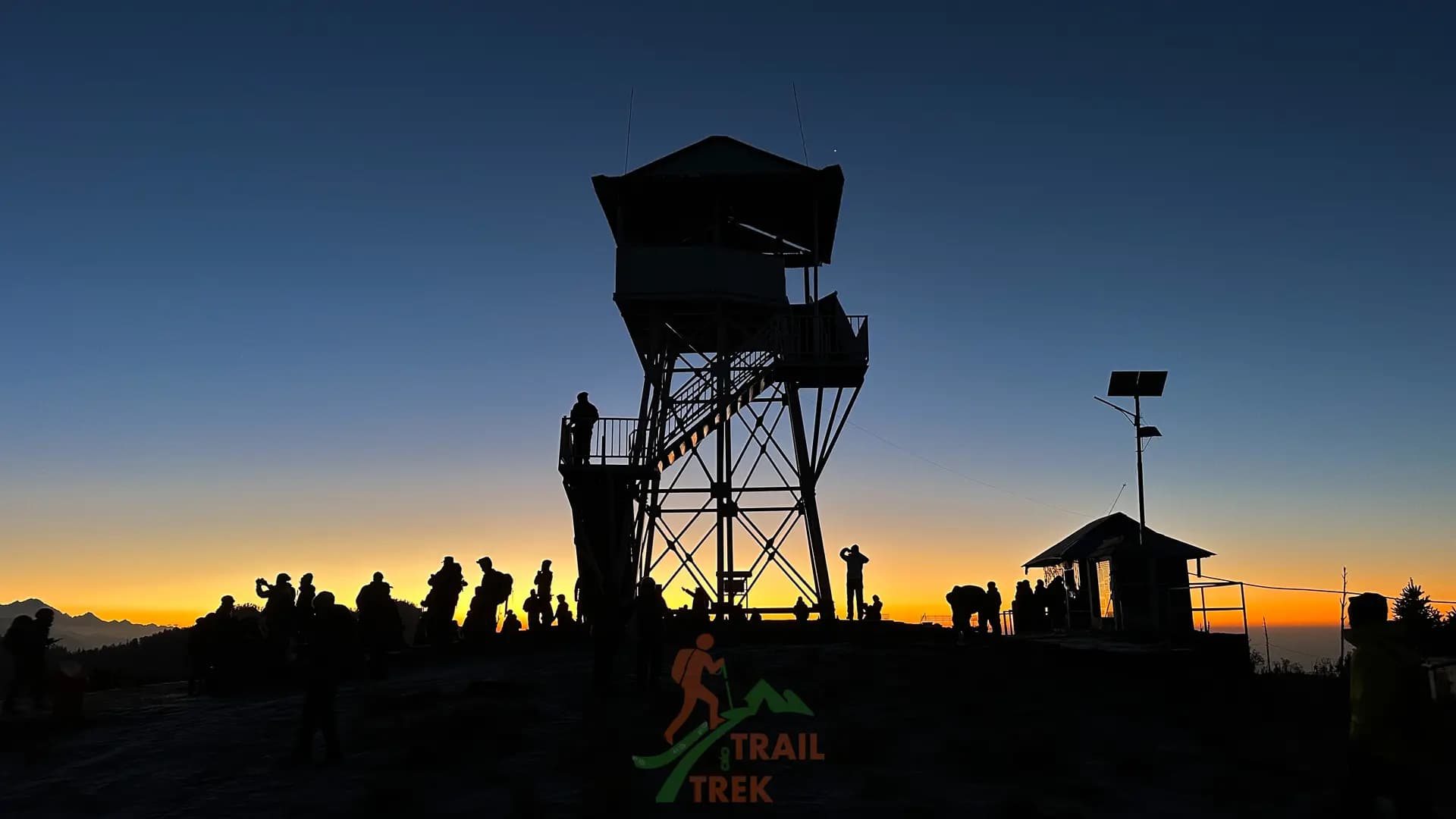 Ghorepani Poonhill view tower 